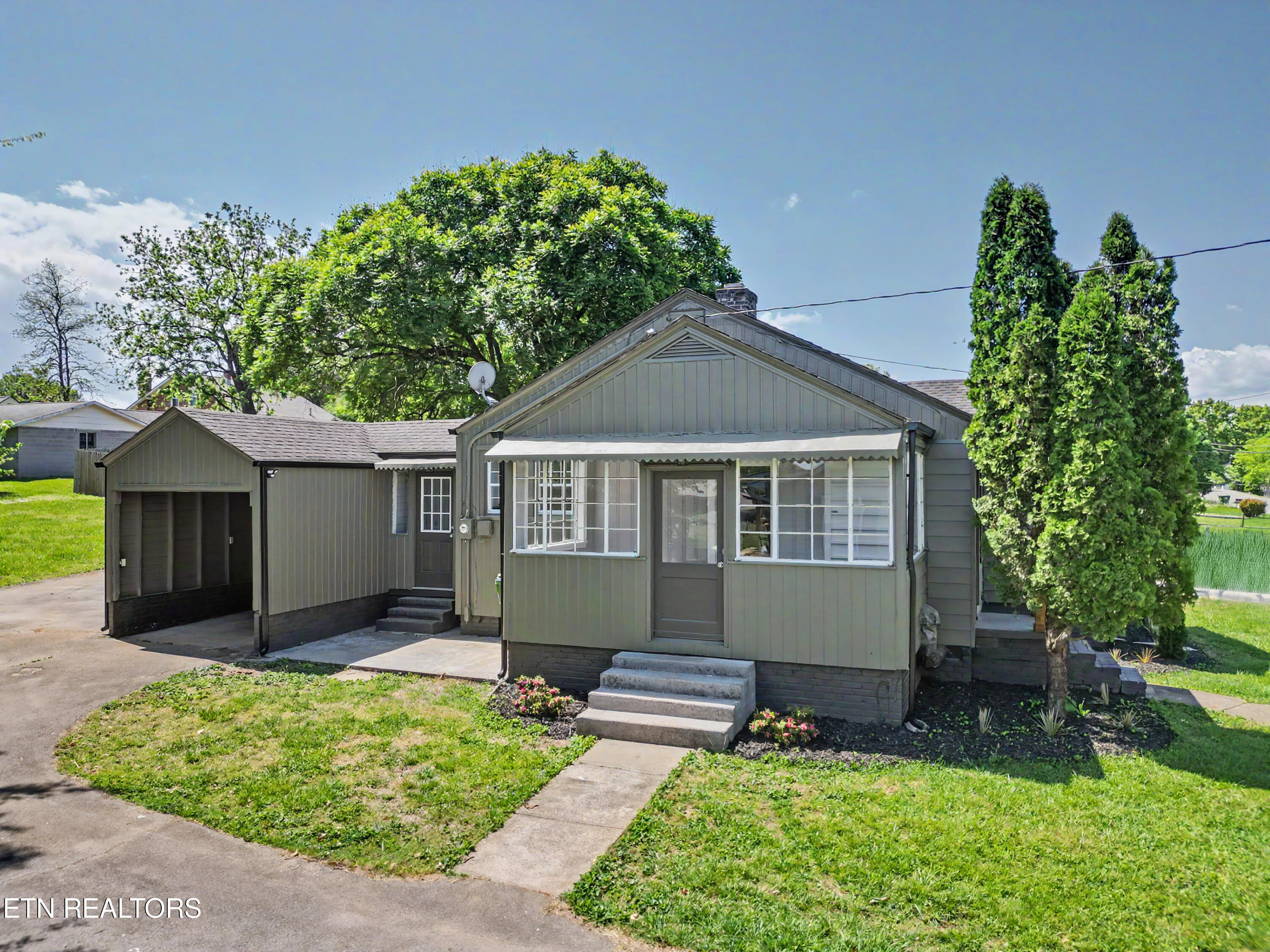 1412 Forest Avenue Maryville TN 37804