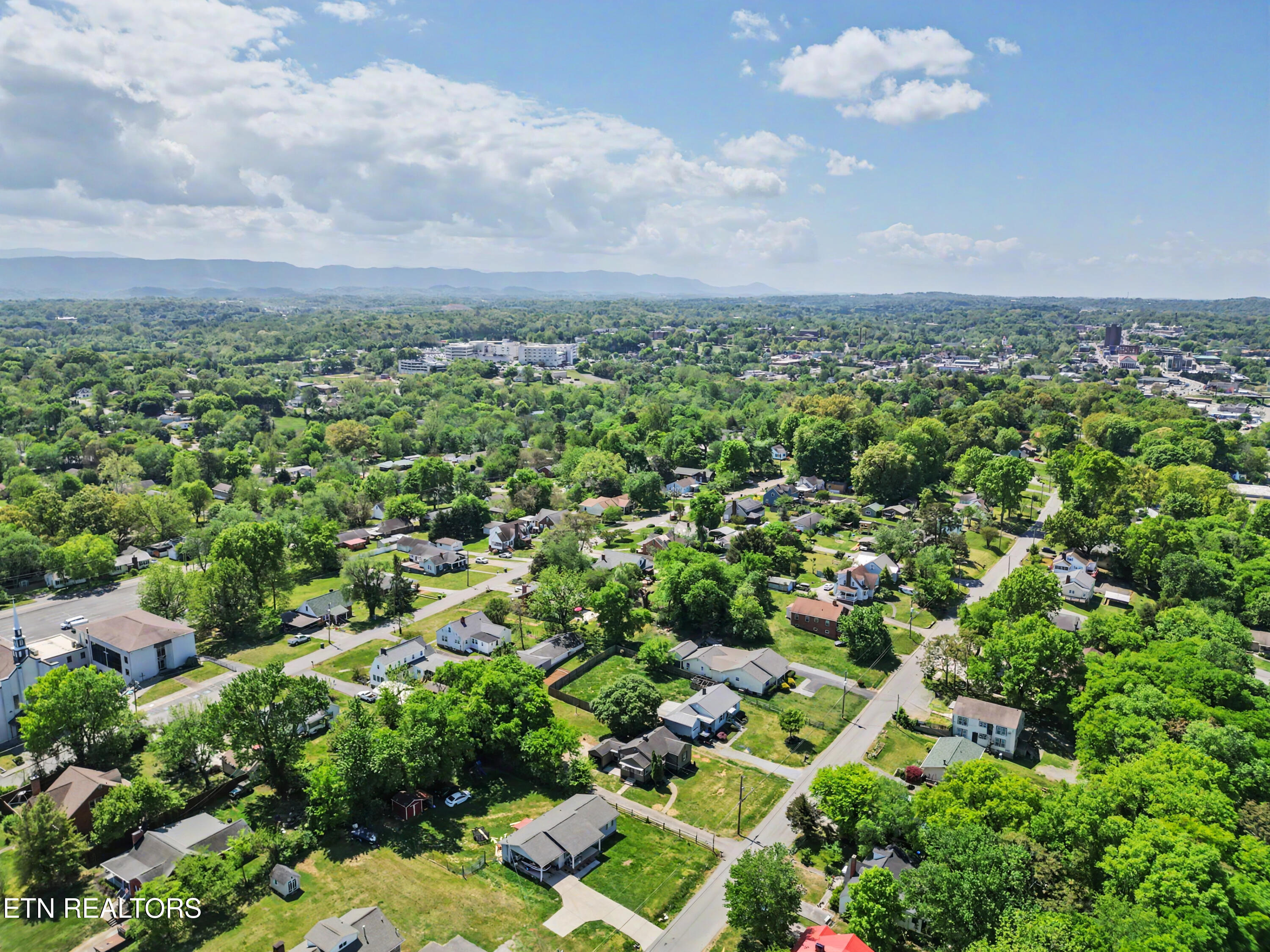 1412 Forest Avenue Maryville TN 37804
