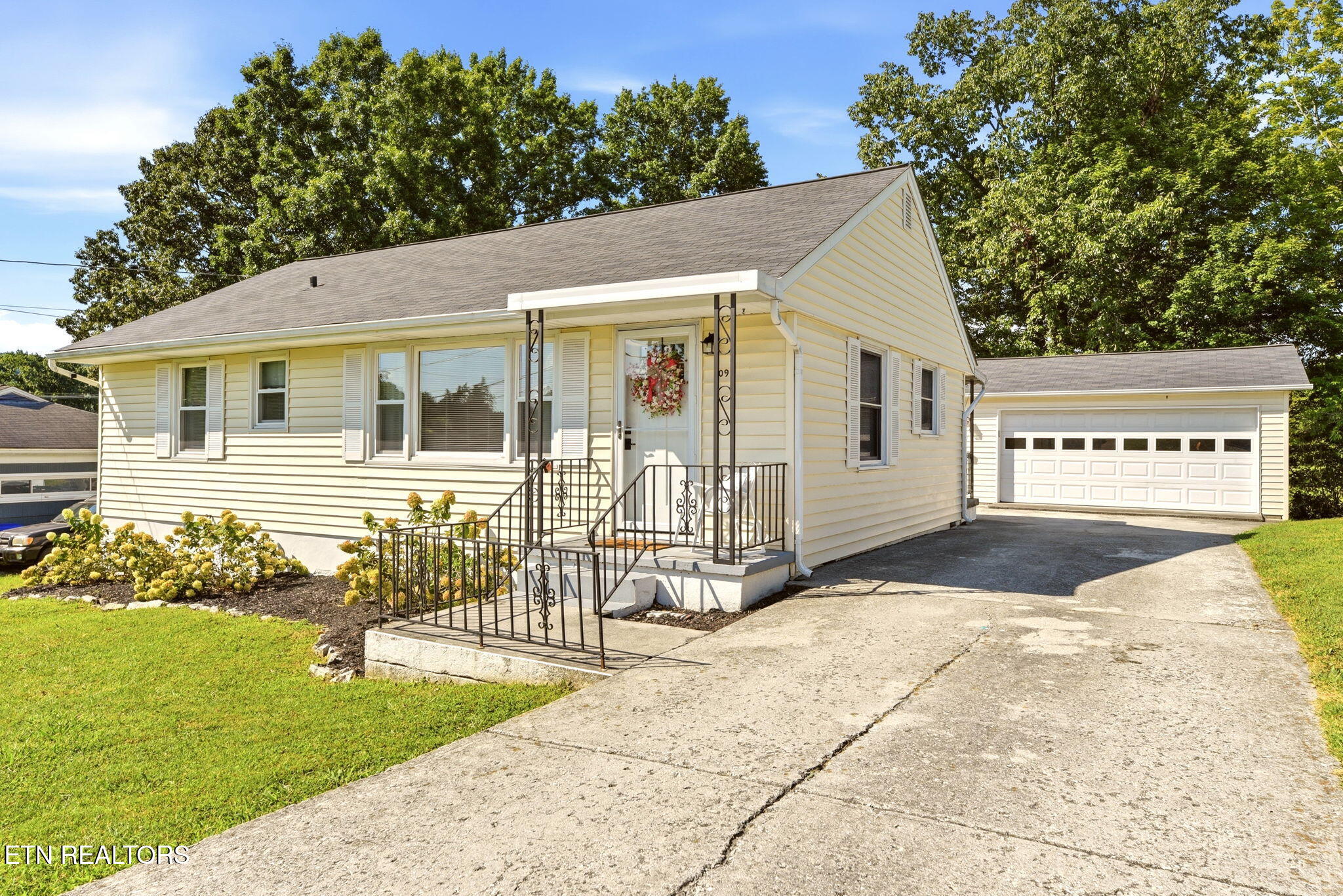 309 Cross Street Clinton TN 37716