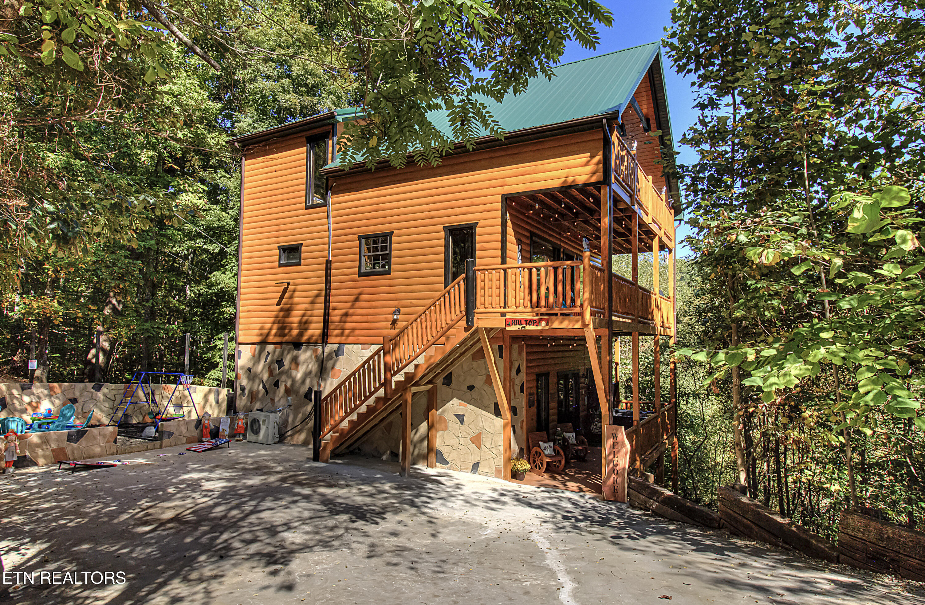 2184 Spence Mountain Loop Sevierville TN 37876