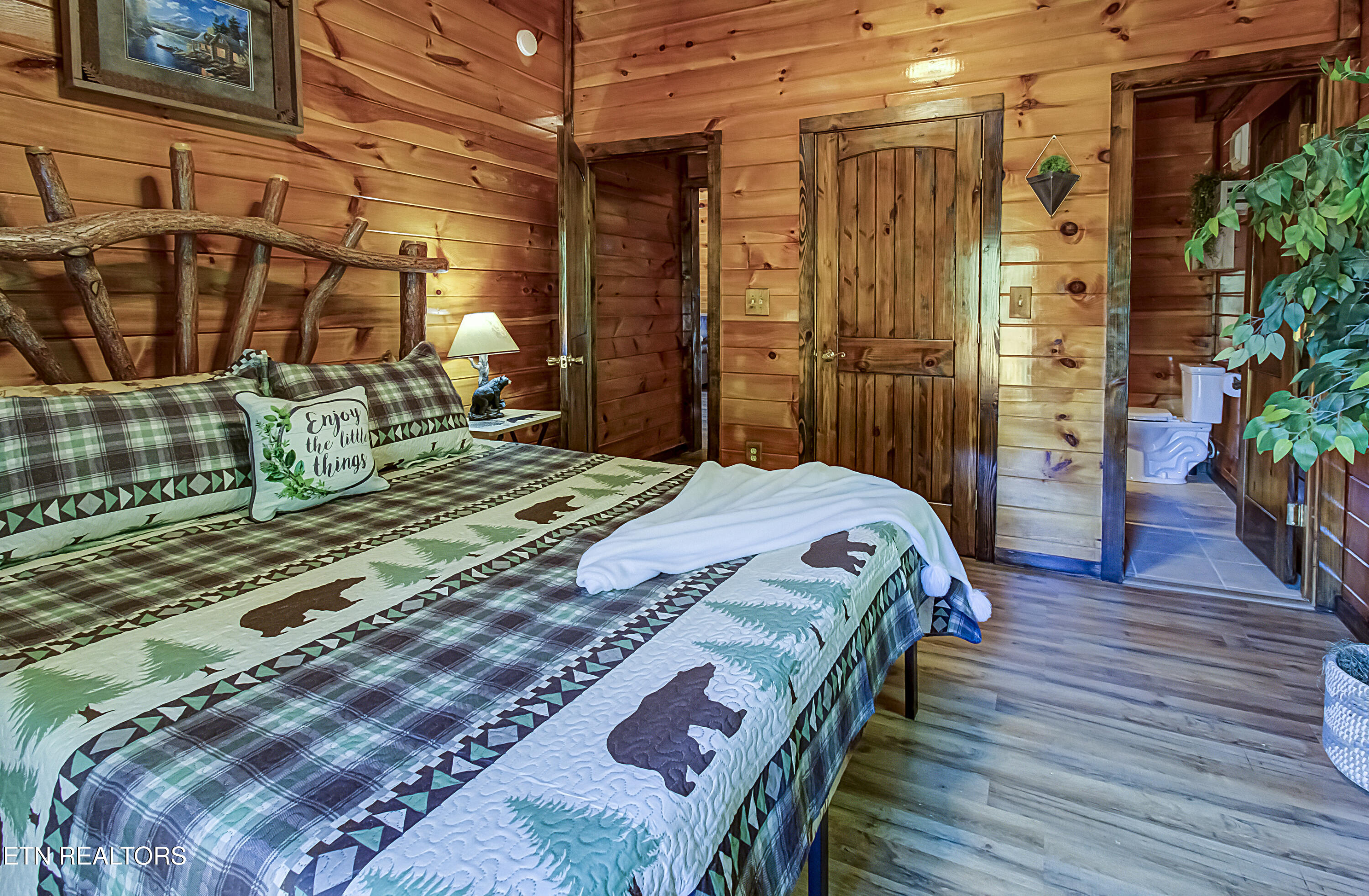 2184 Spence Mountain Loop Sevierville TN 37876
