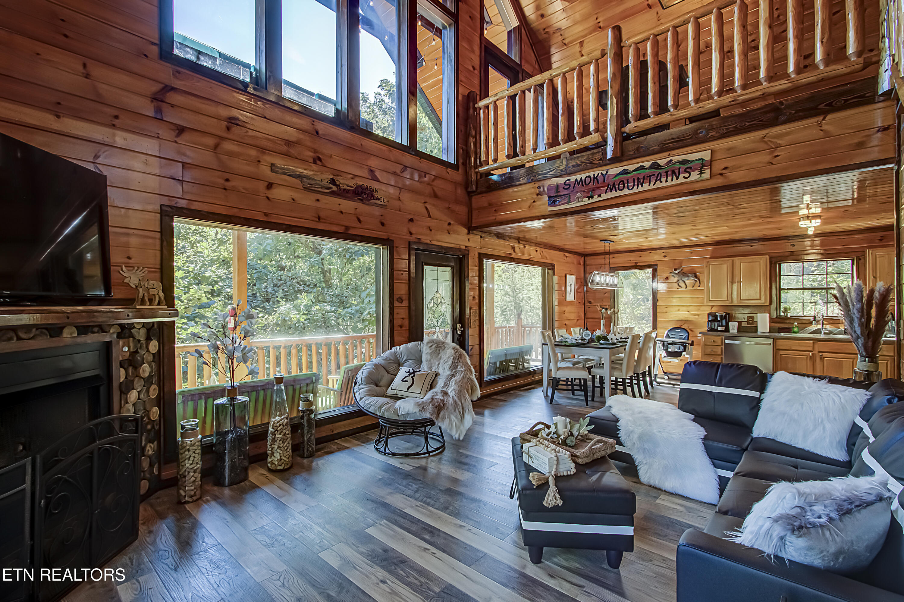2184 Spence Mountain Loop Sevierville TN 37876
