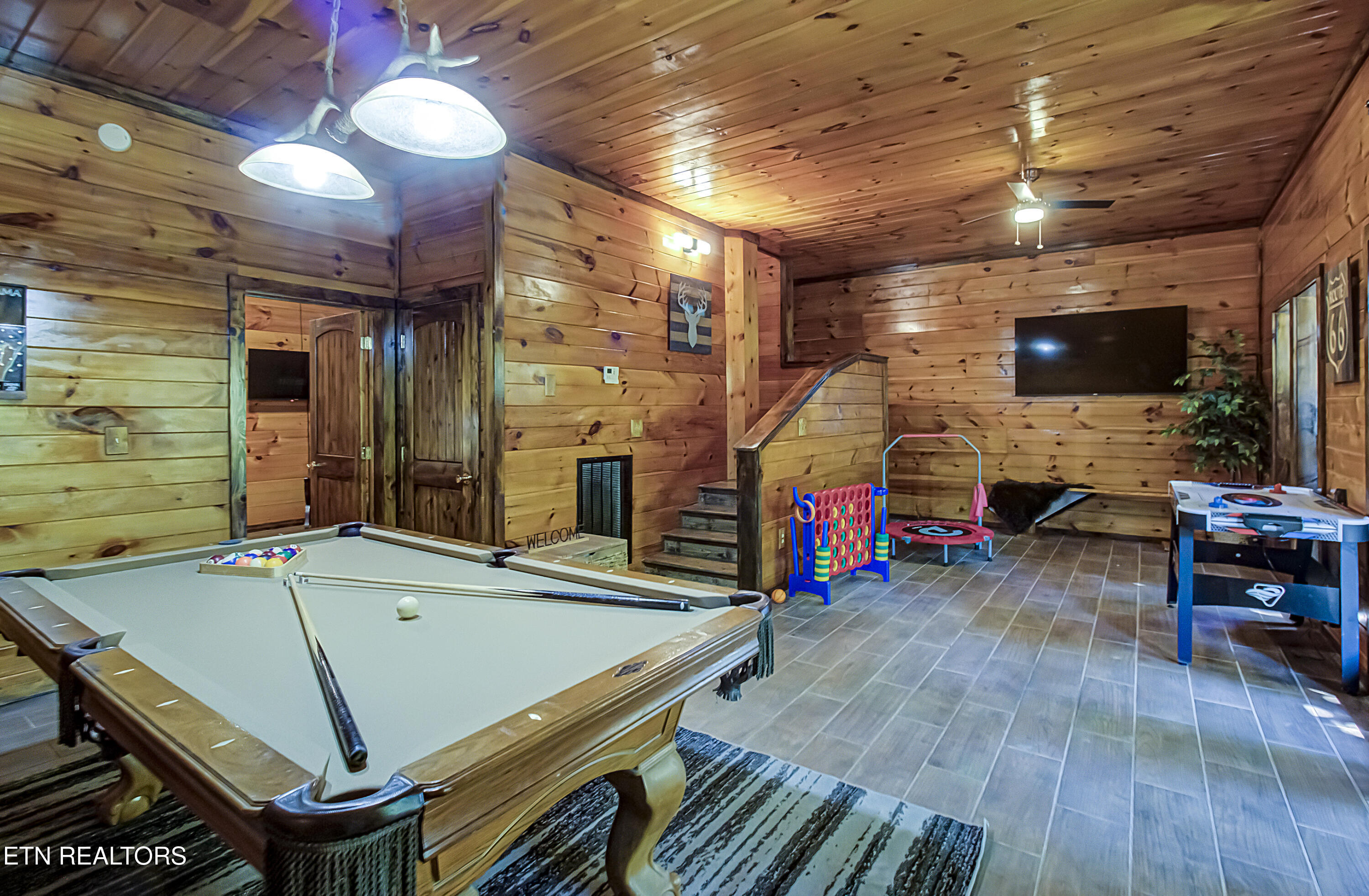 2184 Spence Mountain Loop Sevierville TN 37876