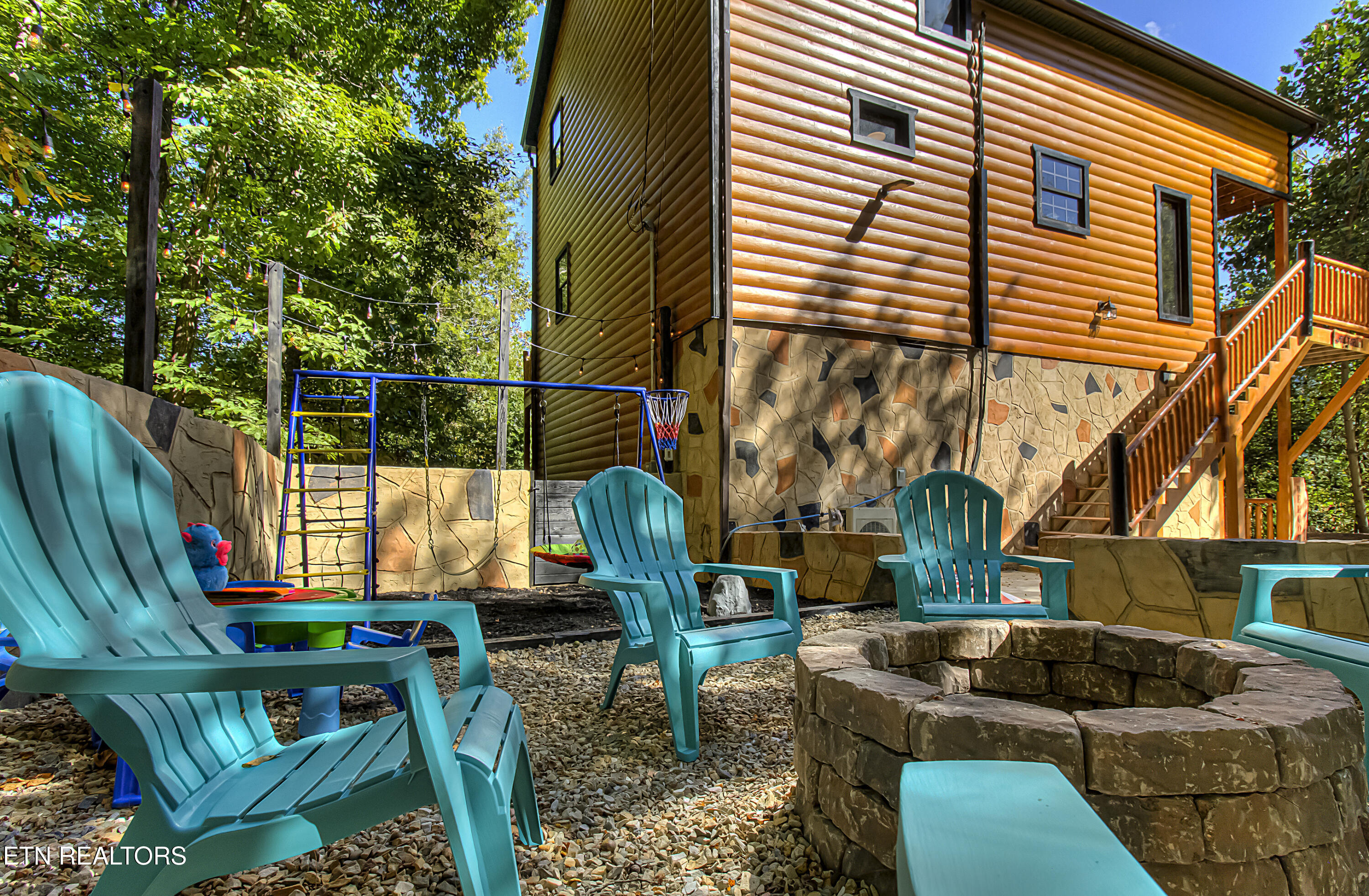 2184 Spence Mountain Loop Sevierville TN 37876