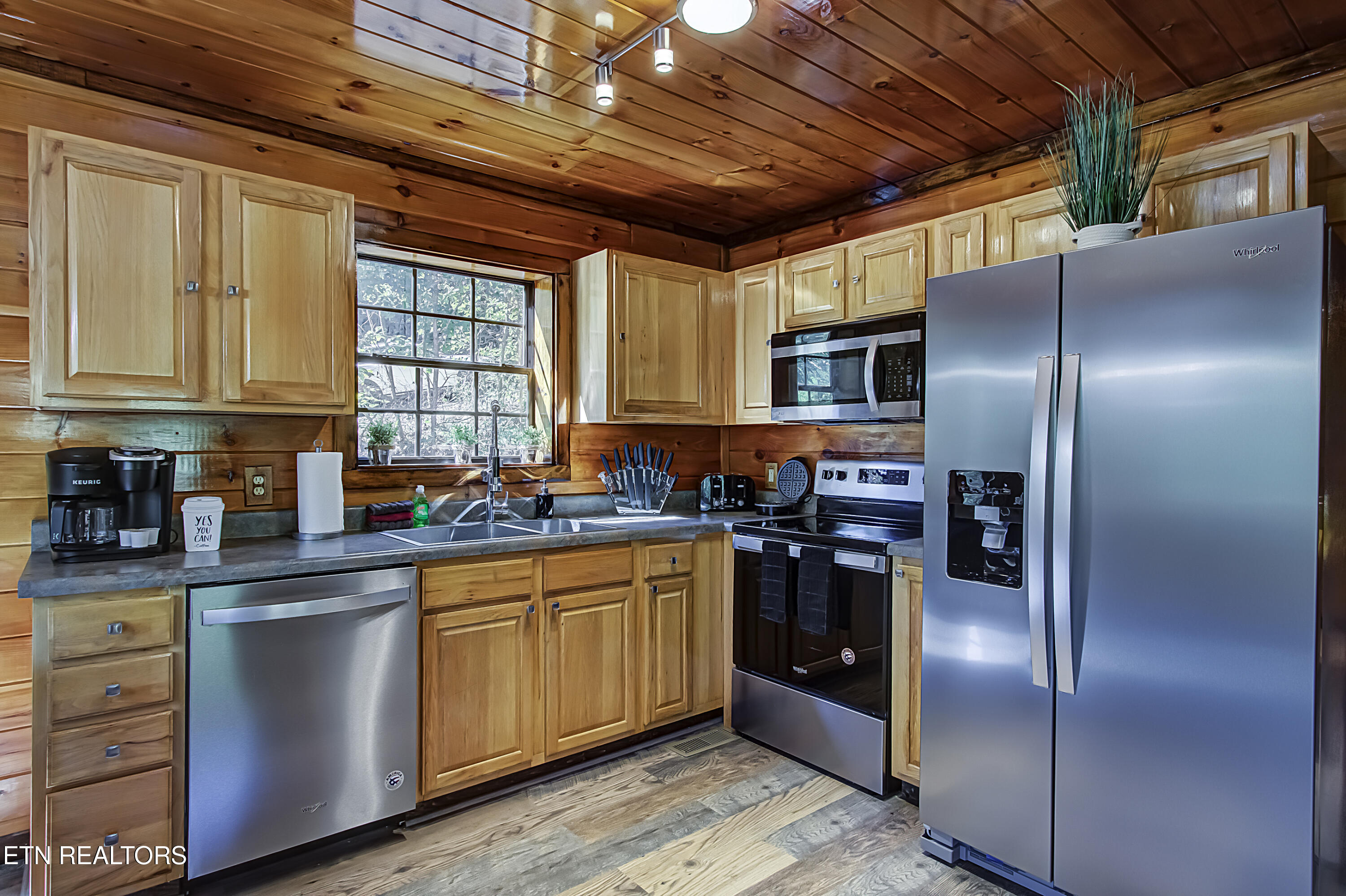 2184 Spence Mountain Loop Sevierville TN 37876