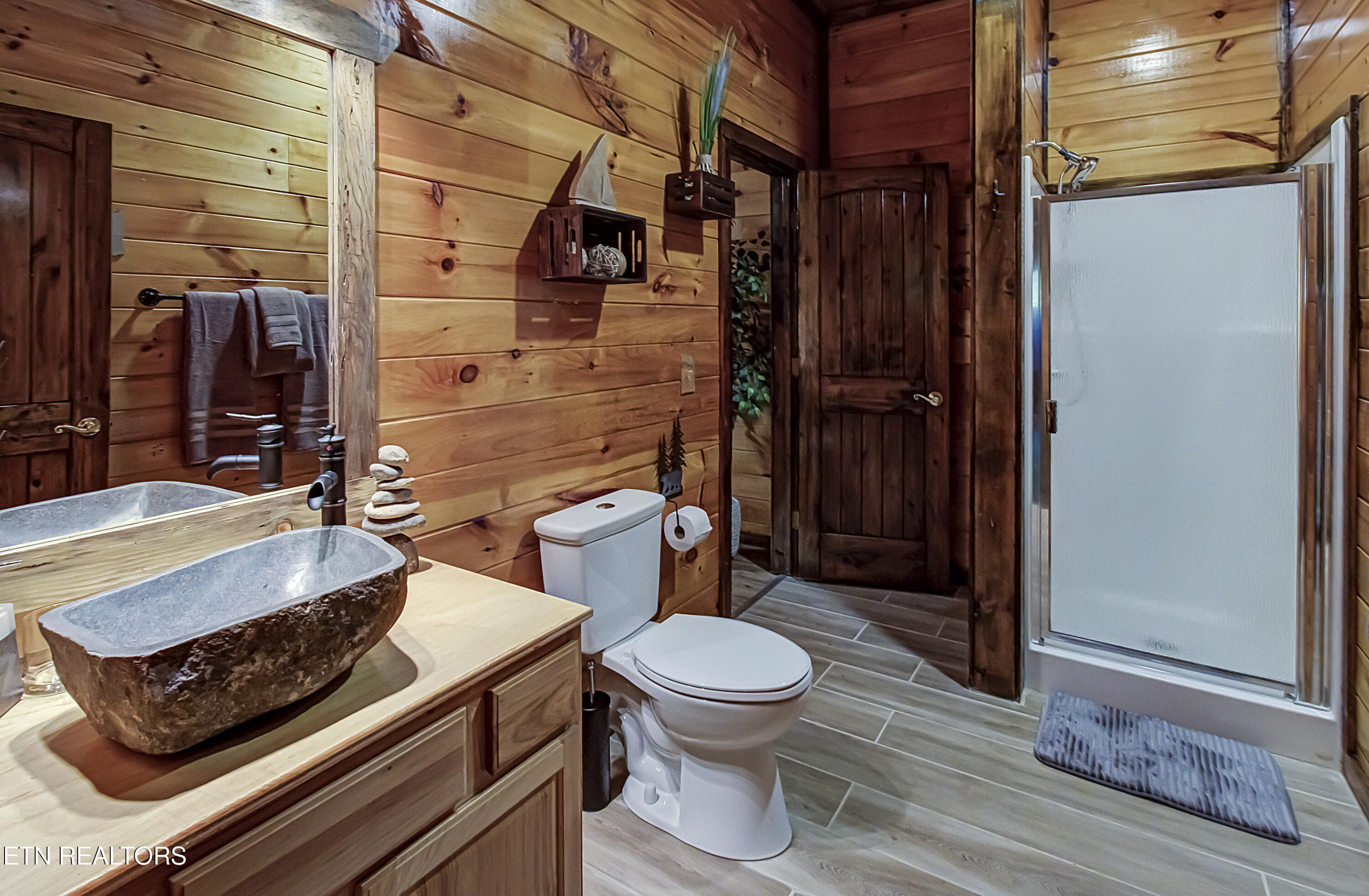 2184 Spence Mountain Loop Sevierville TN 37876