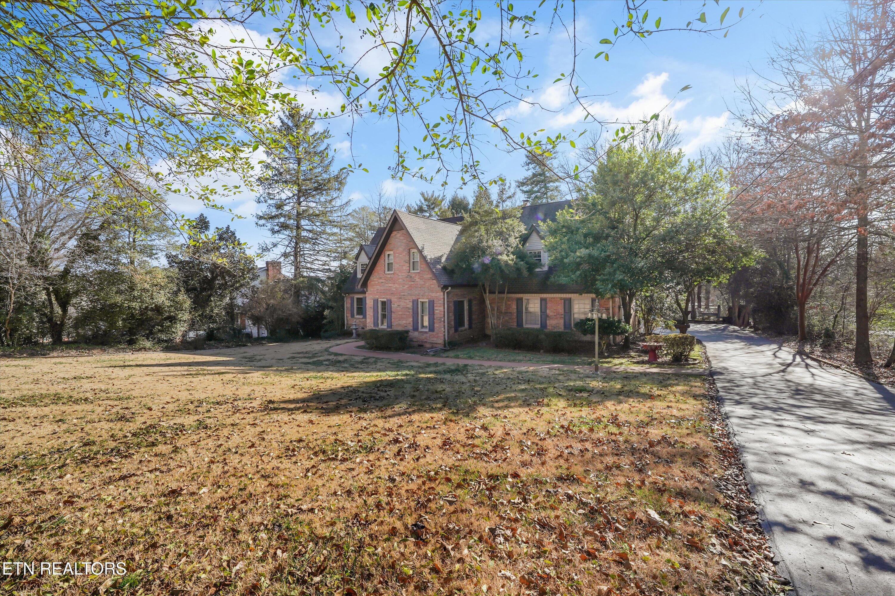 377 Dominion Circle Knoxville TN 37934