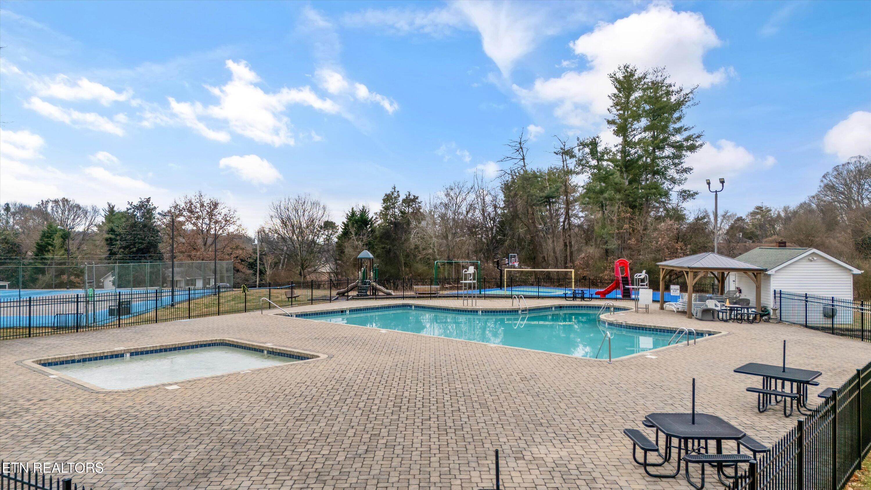 377 Dominion Circle Knoxville TN 37934