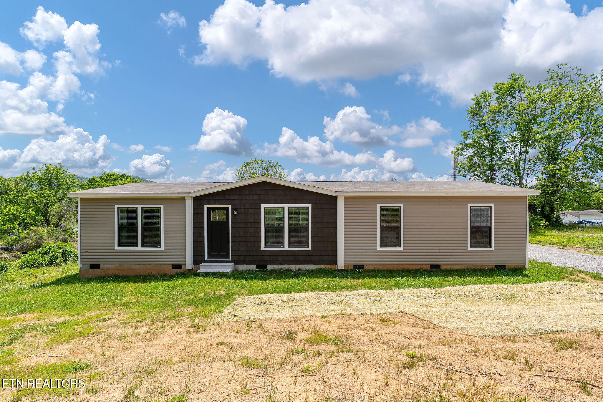 413 Whitaker Street Tazewell TN 37879