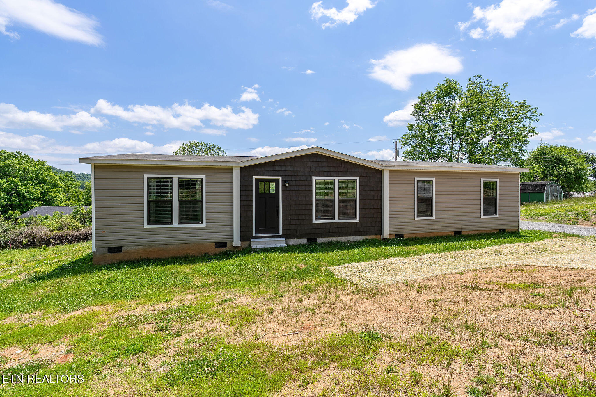 413 Whitaker Street Tazewell TN 37879
