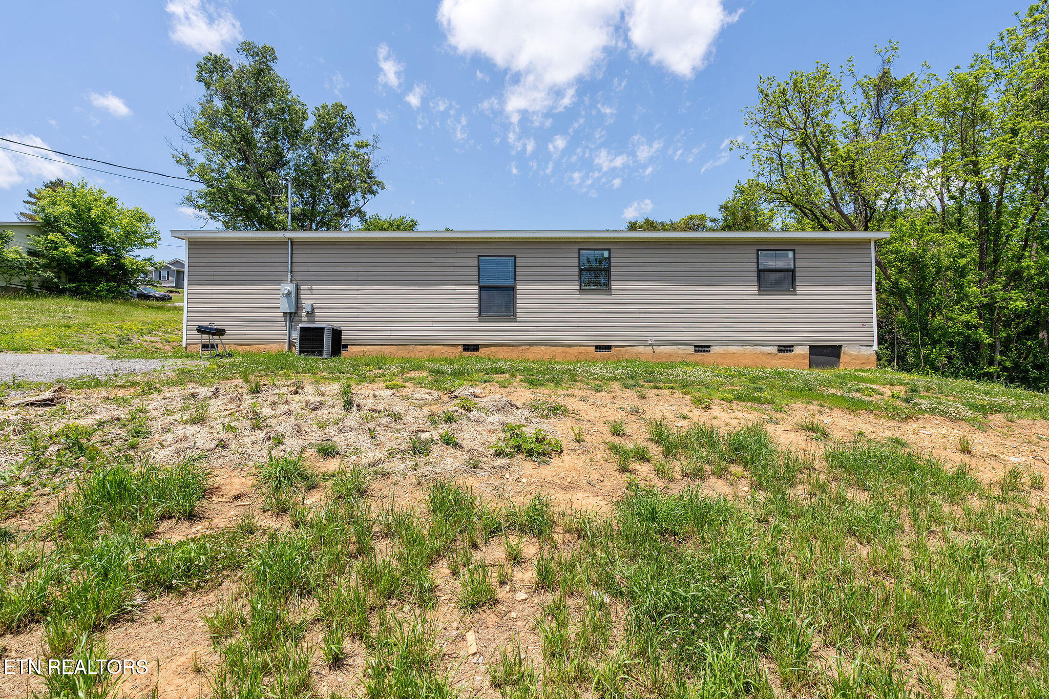 413 Whitaker Street Tazewell TN 37879
