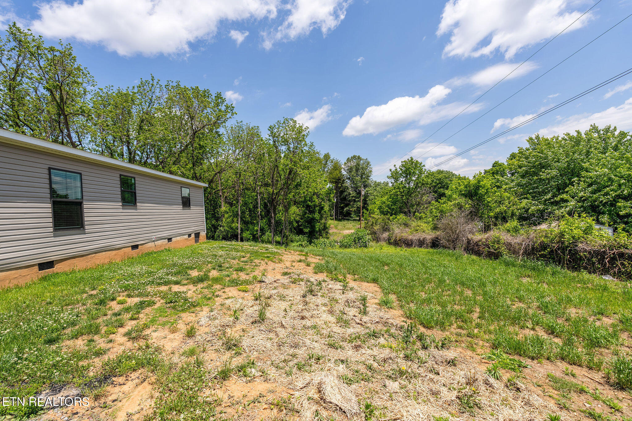 413 Whitaker Street Tazewell TN 37879