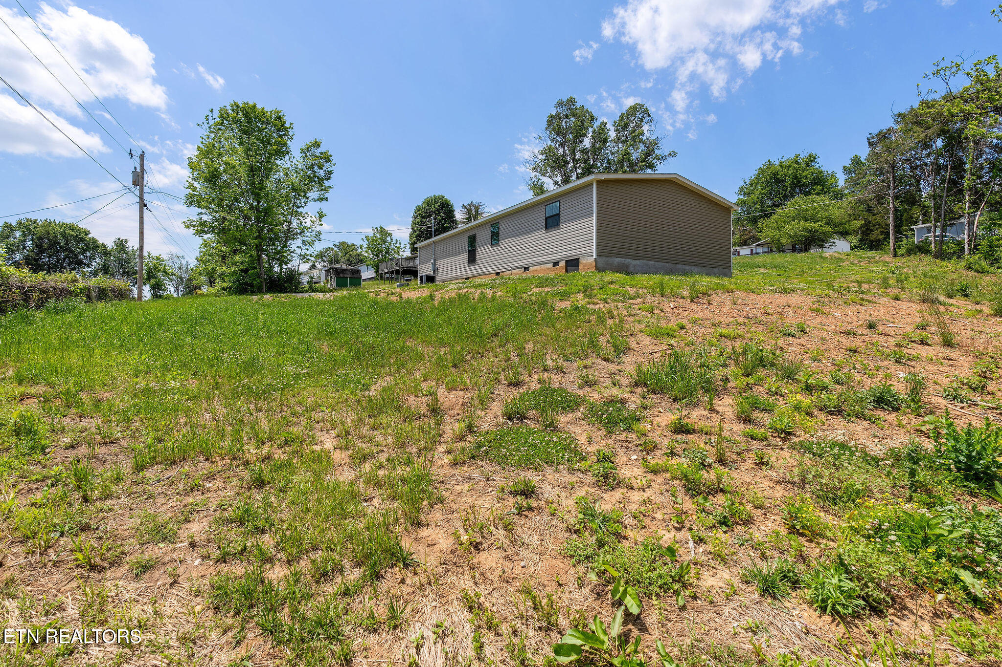 413 Whitaker Street Tazewell TN 37879