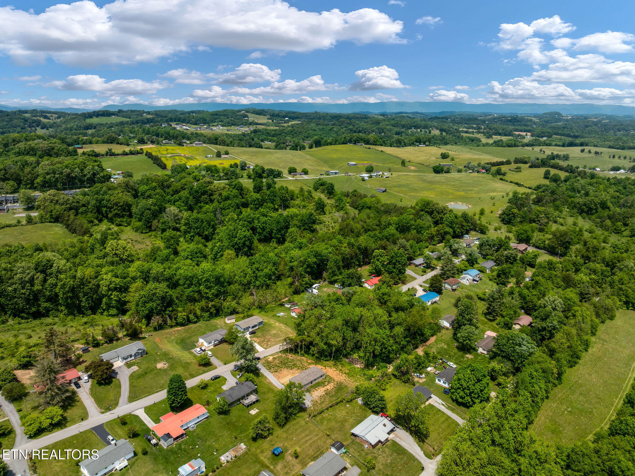 413 Whitaker Street Tazewell TN 37879