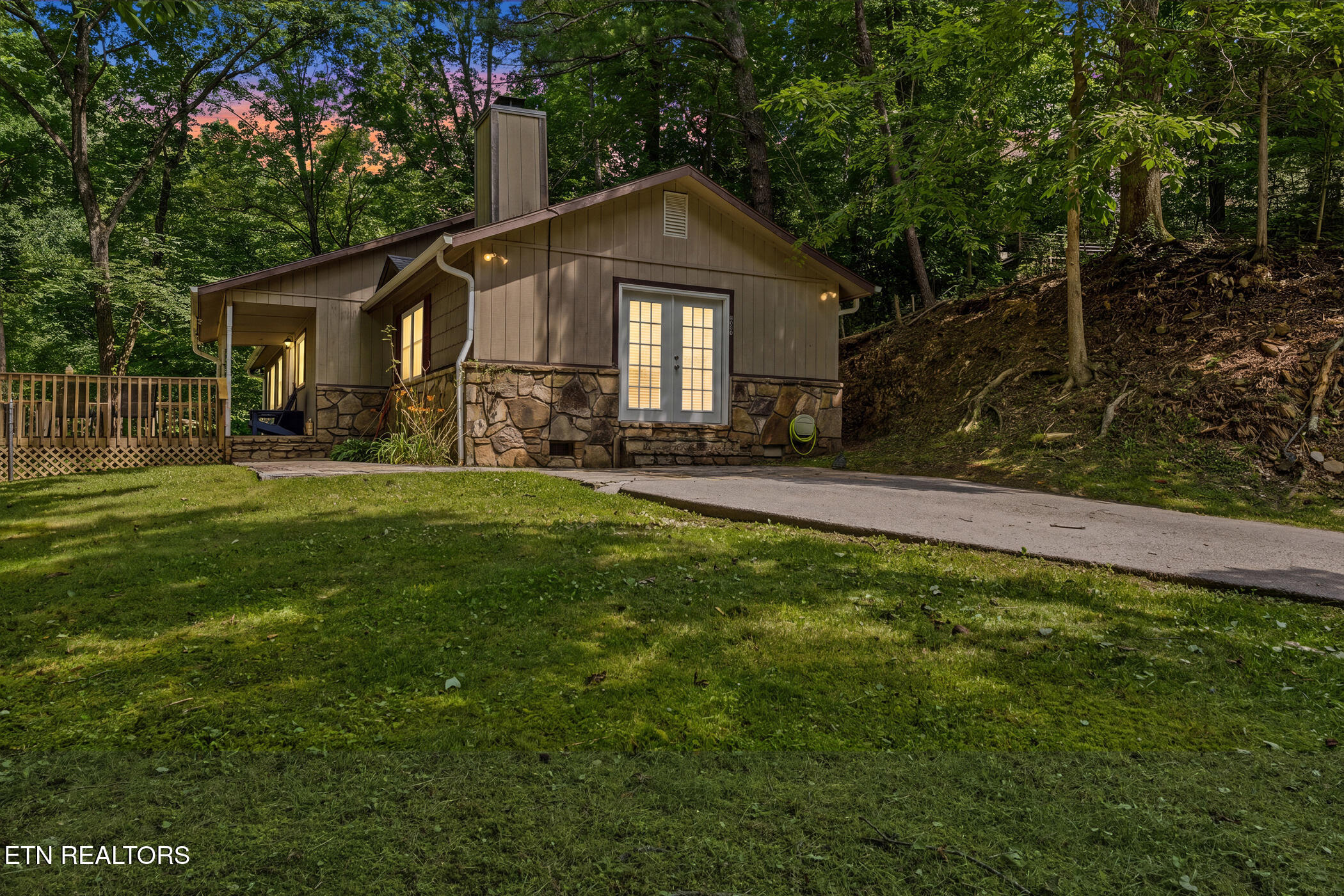1007 S Ridge Place Sevierville TN 37876