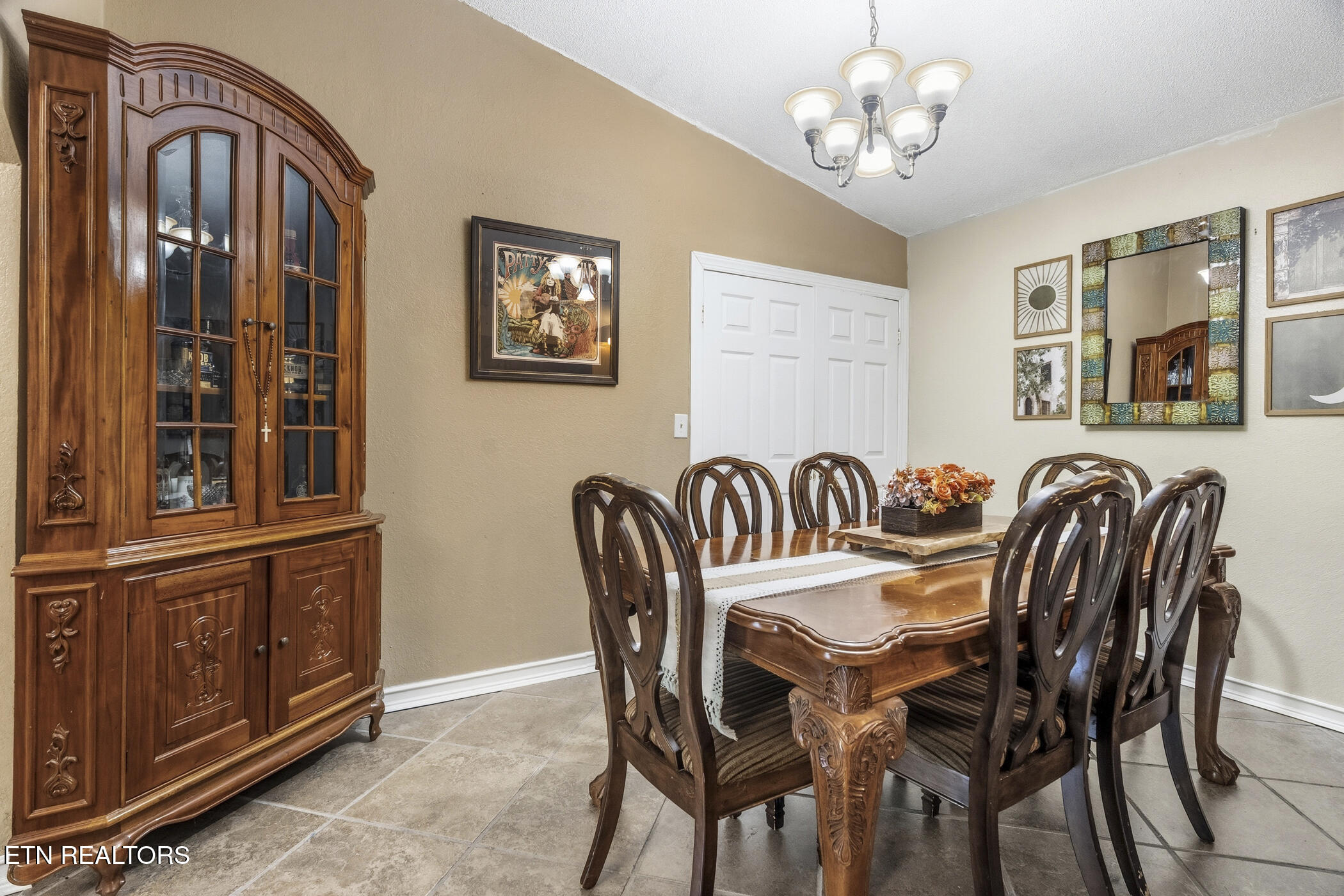 1007 S Ridge Place Sevierville TN 37876