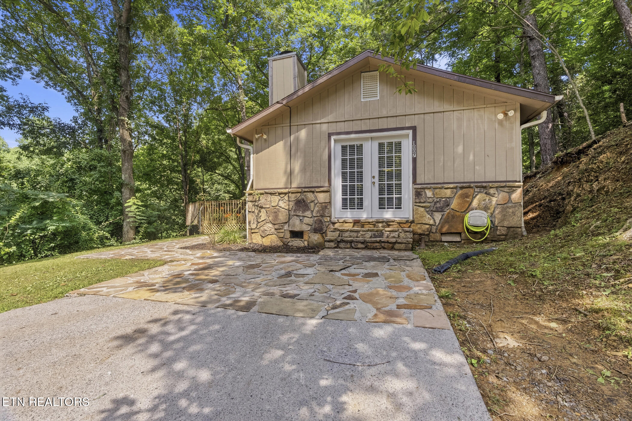 1007 S Ridge Place Sevierville TN 37876