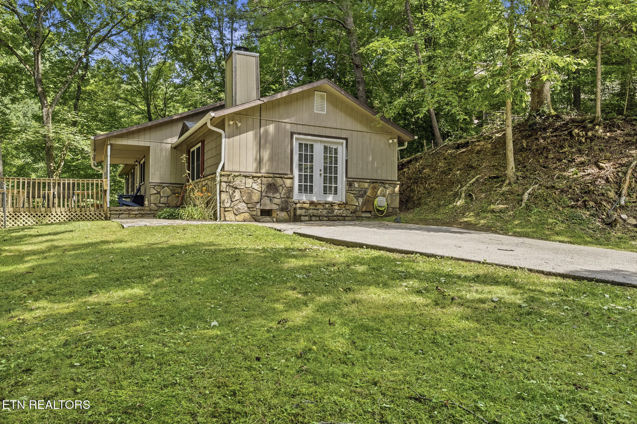 1007 S Ridge Place Sevierville TN 37876