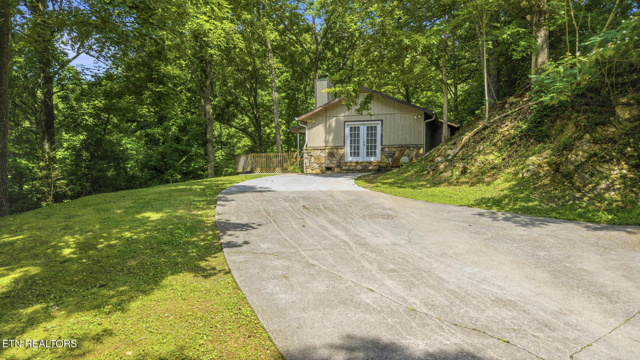 1007 S Ridge Place Sevierville TN 37876