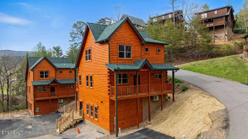 2104 Valley Creek Way Pigeon Forge TN 37862