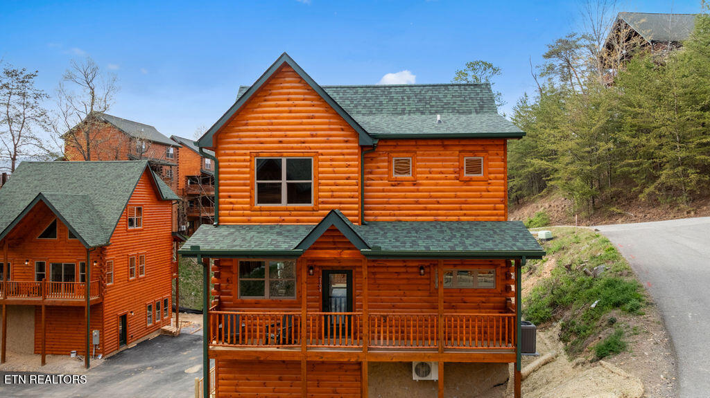 2104 Valley Creek Way Pigeon Forge TN 37862