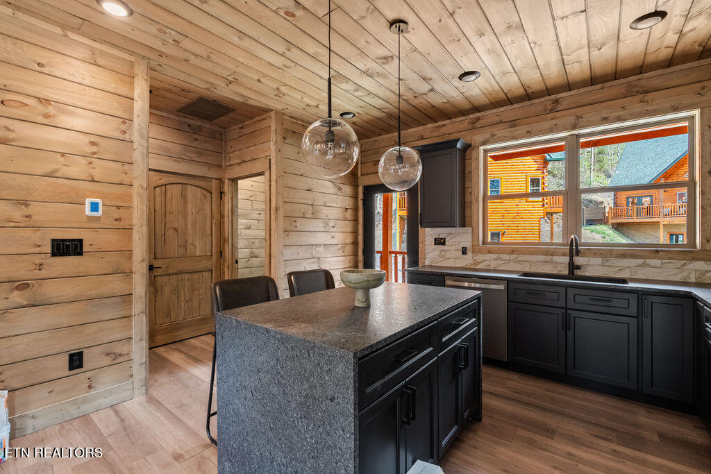 2104 Valley Creek Way Pigeon Forge TN 37862