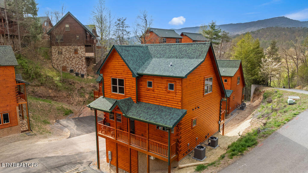 2104 Valley Creek Way Pigeon Forge TN 37862