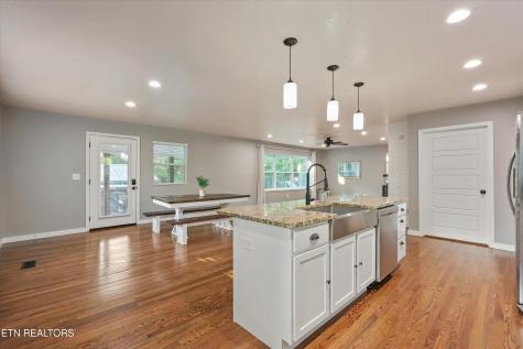 107 W Magnolia Lane Oak Ridge TN 37830