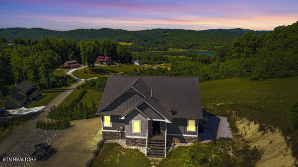 301 Mountain Way Sharps Chapel TN 37866