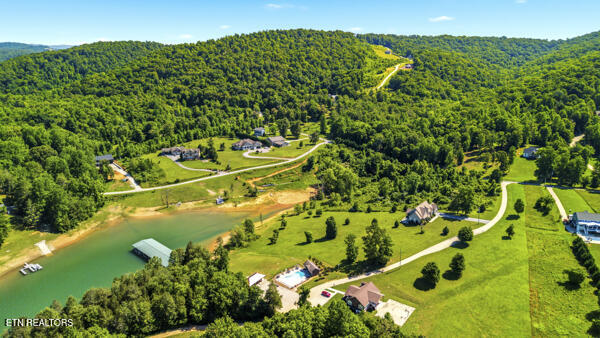 301 Mountain Way Sharps Chapel TN 37866