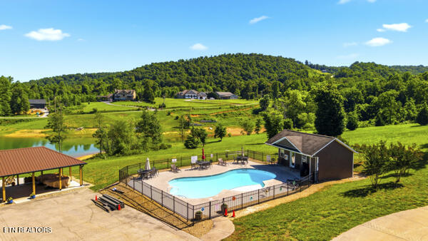 301 Mountain Way Sharps Chapel TN 37866