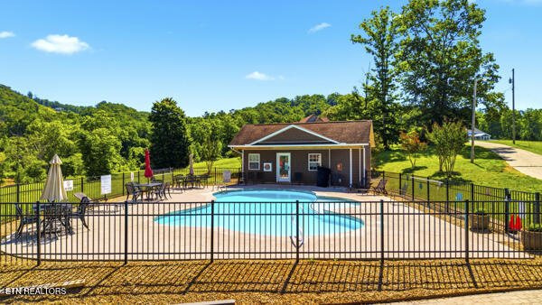 301 Mountain Way Sharps Chapel TN 37866