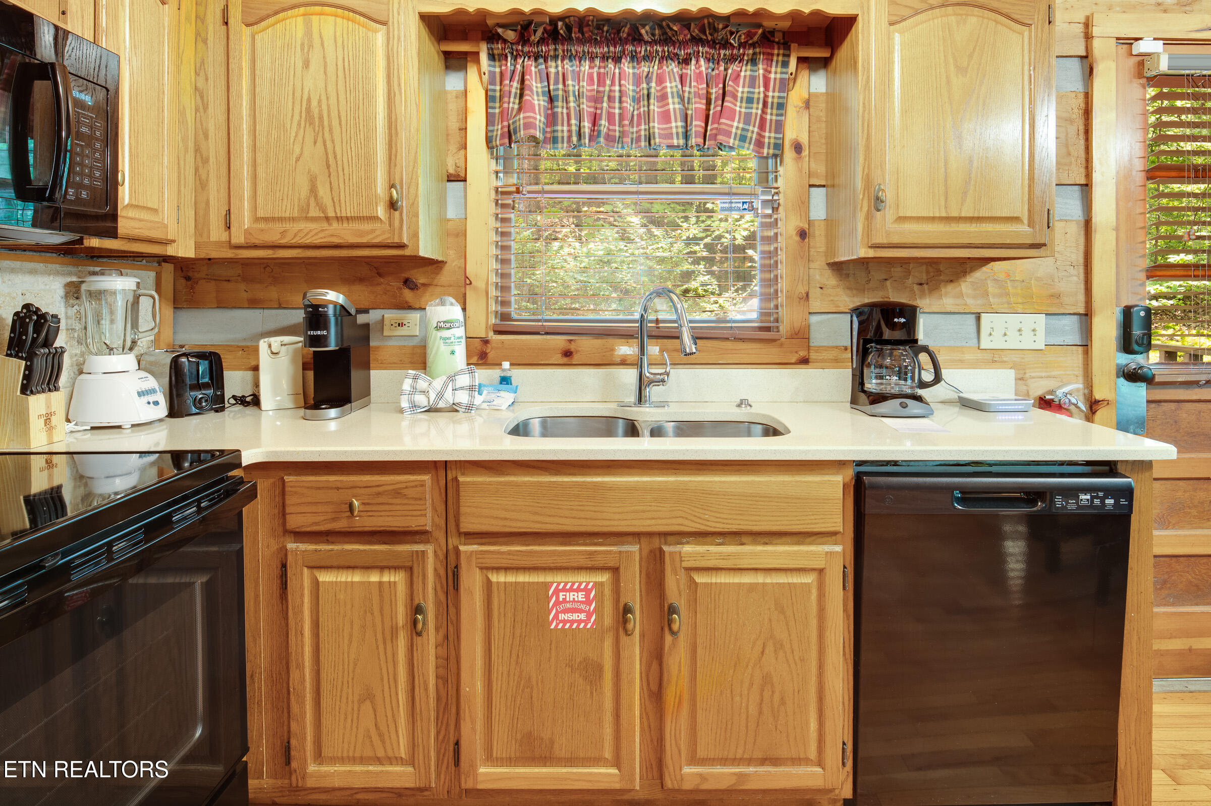 2345 Courtney Lane Sevierville TN 37876