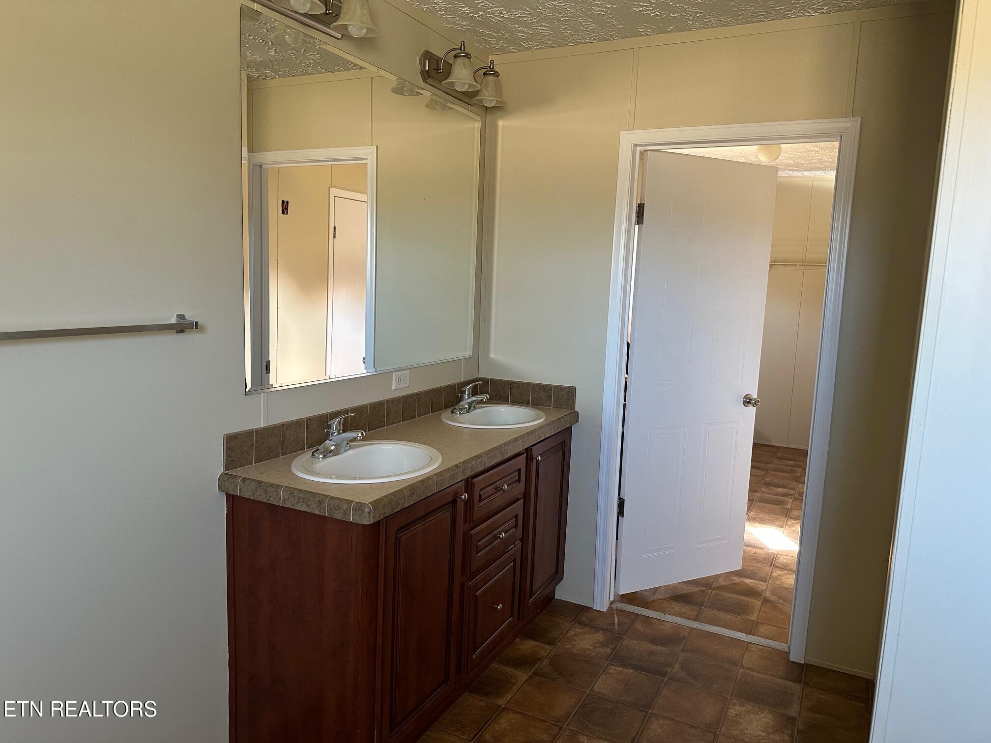 165 Tower Road Grandview TN 37337