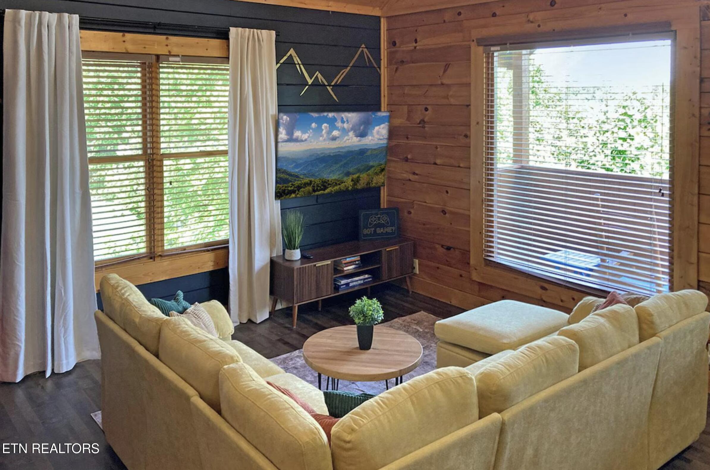 749 Chickasaw Gap Way Pigeon Forge TN 37863