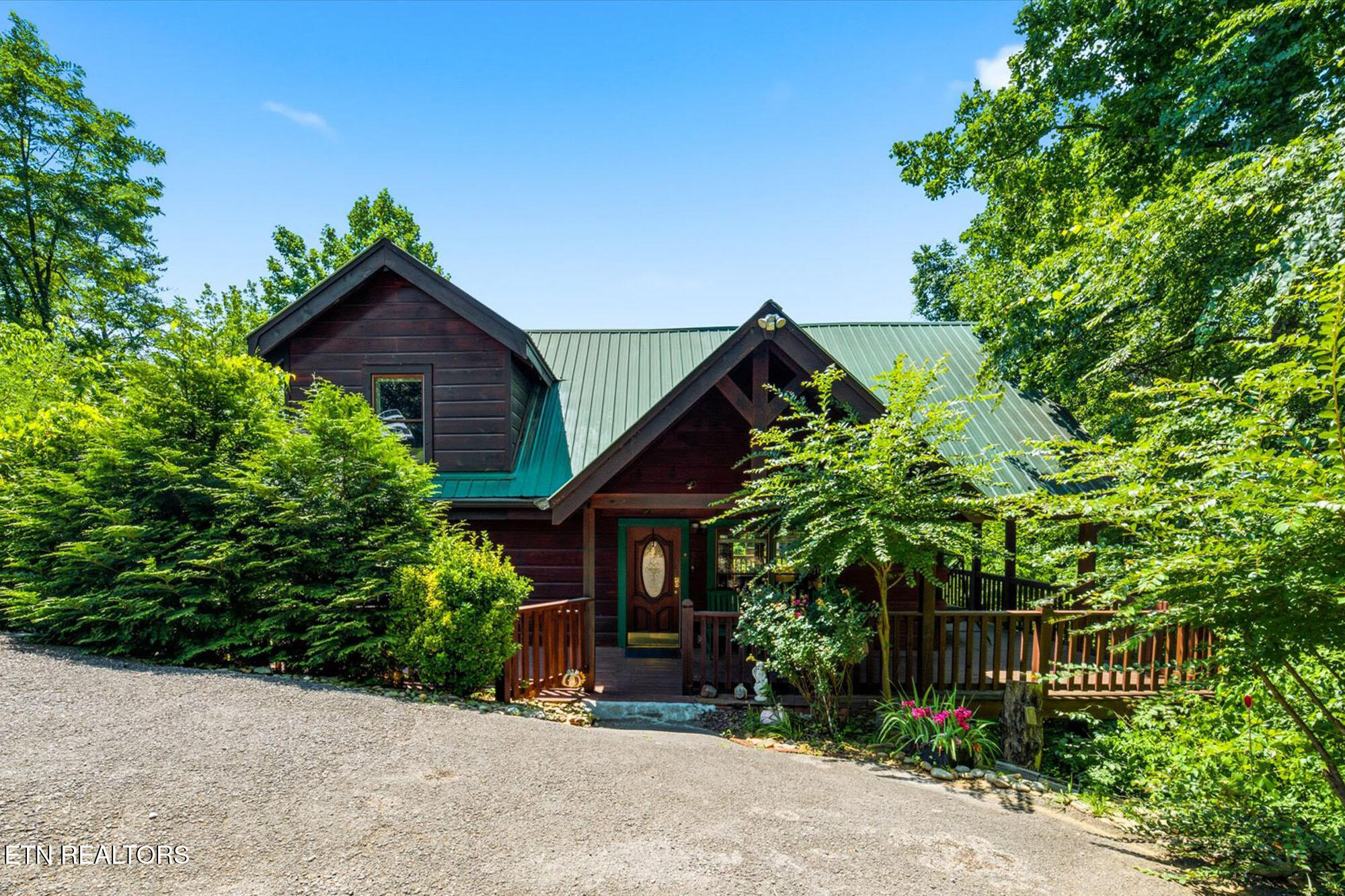 2606 Tree Tops Way Pigeon Forge TN 37863