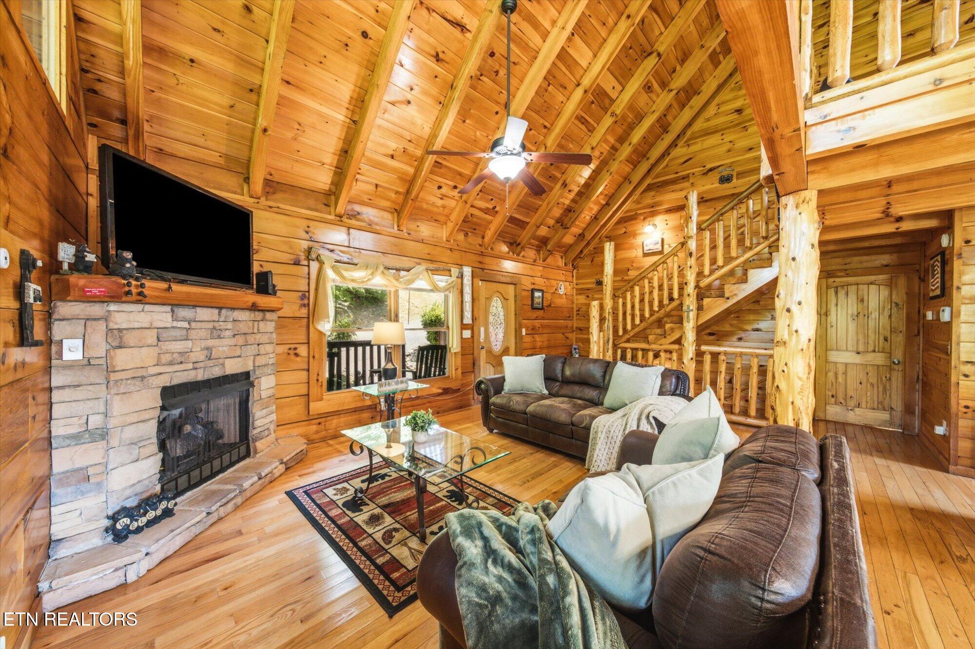 2606 Tree Tops Way Pigeon Forge TN 37863