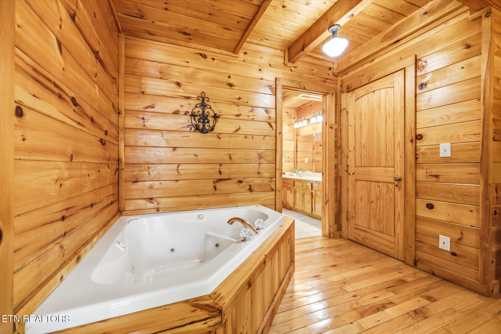 2606 Tree Tops Way Pigeon Forge TN 37863