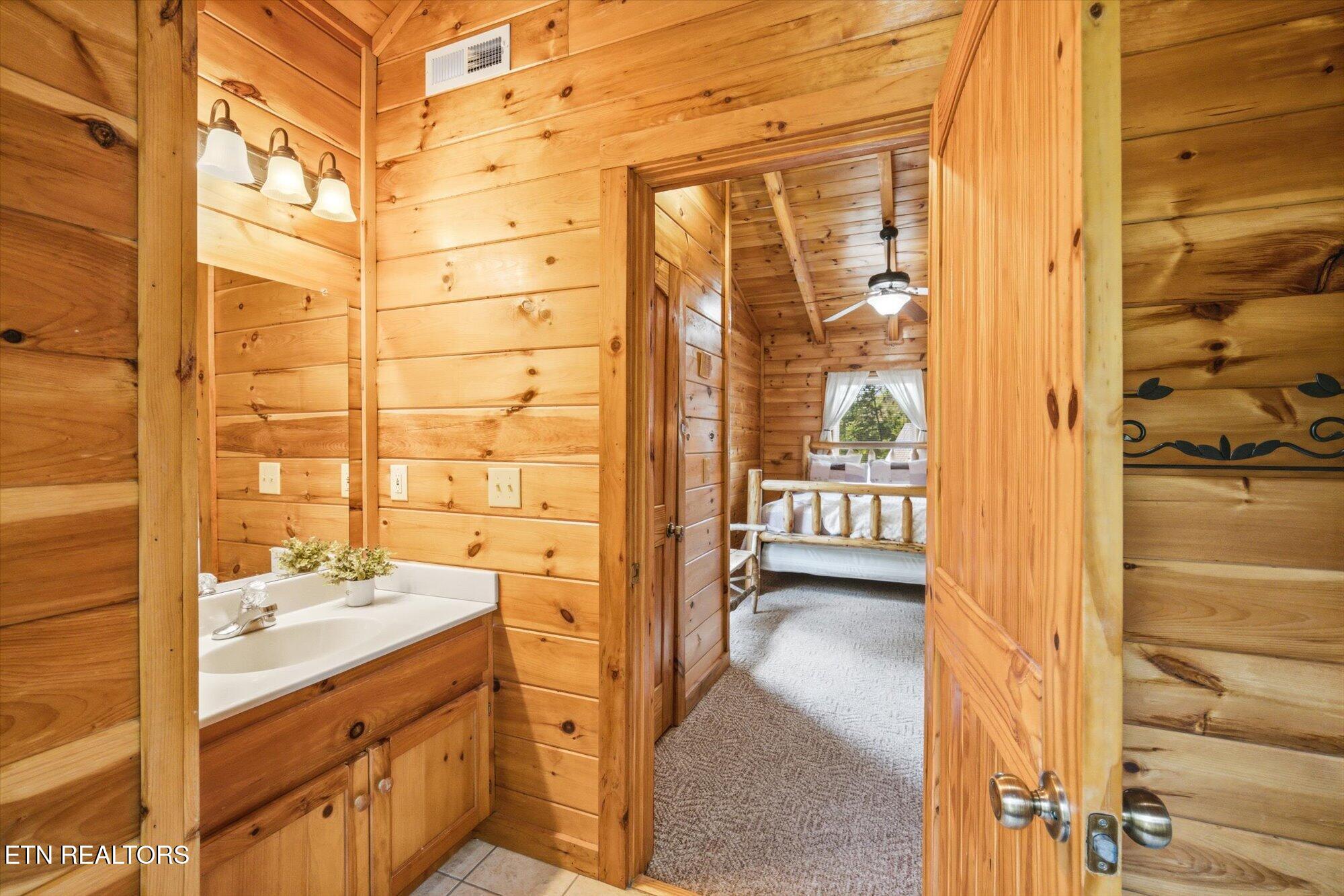 2606 Tree Tops Way Pigeon Forge TN 37863