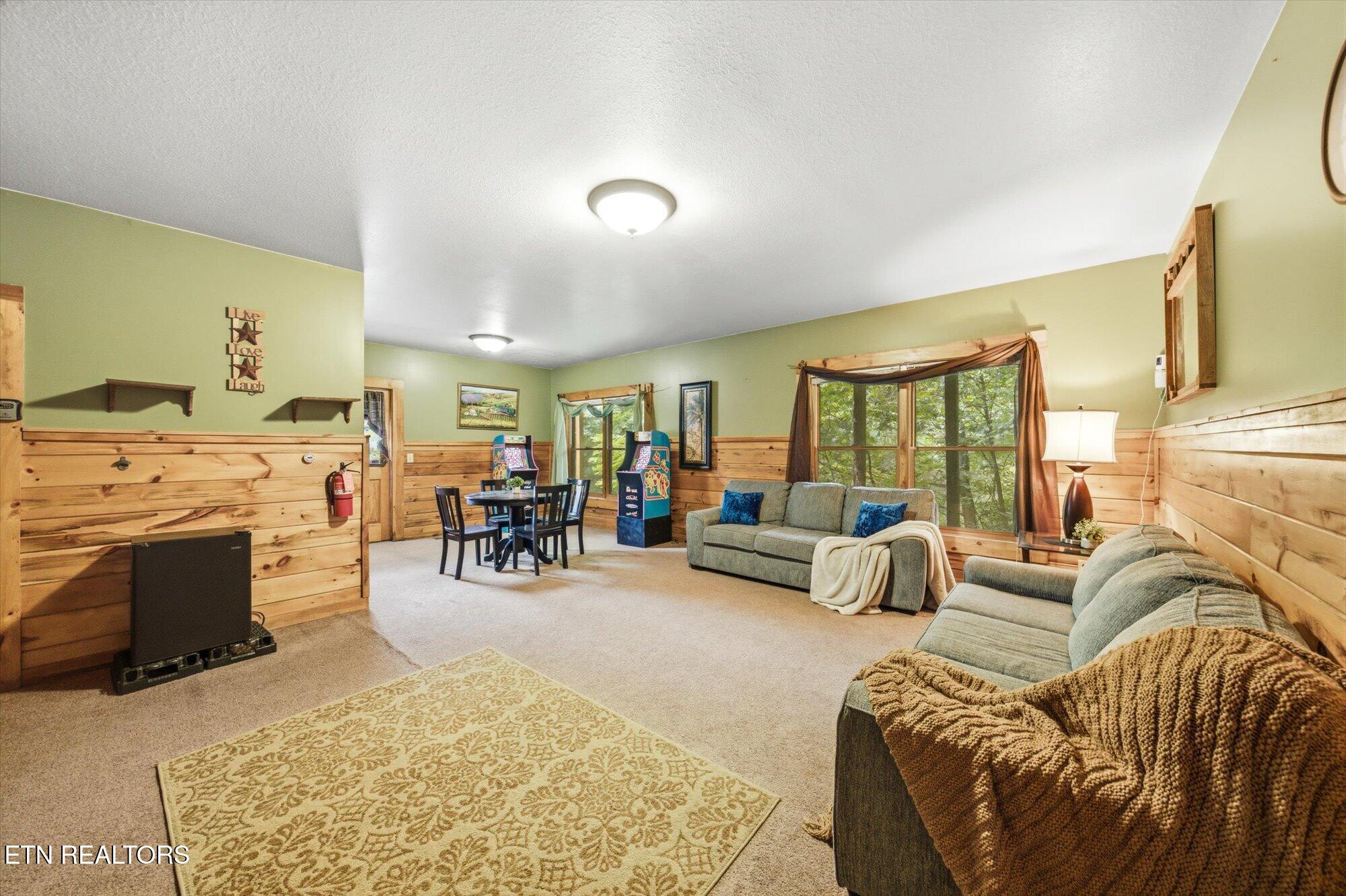 2606 Tree Tops Way Pigeon Forge TN 37863