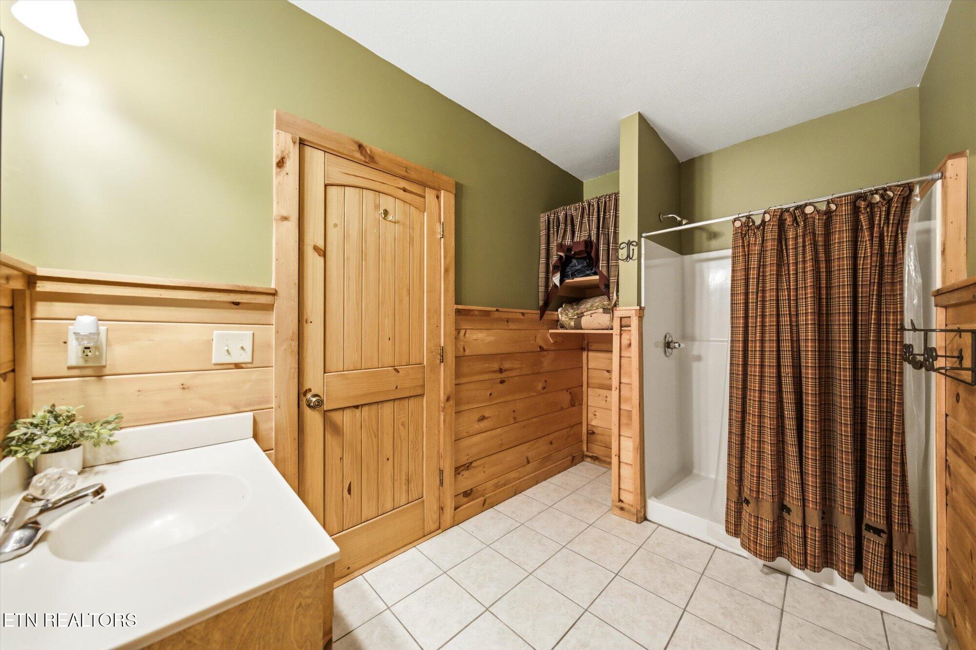 2606 Tree Tops Way Pigeon Forge TN 37863