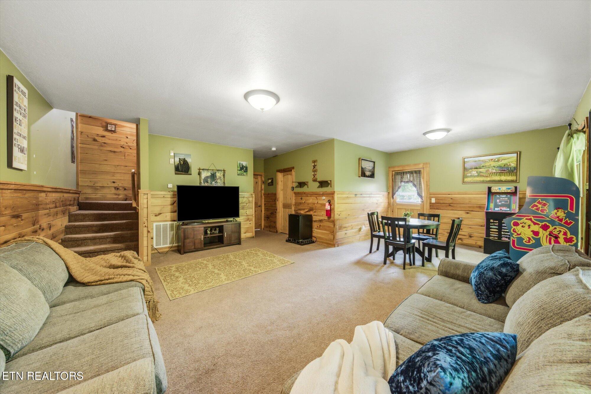 2606 Tree Tops Way Pigeon Forge TN 37863