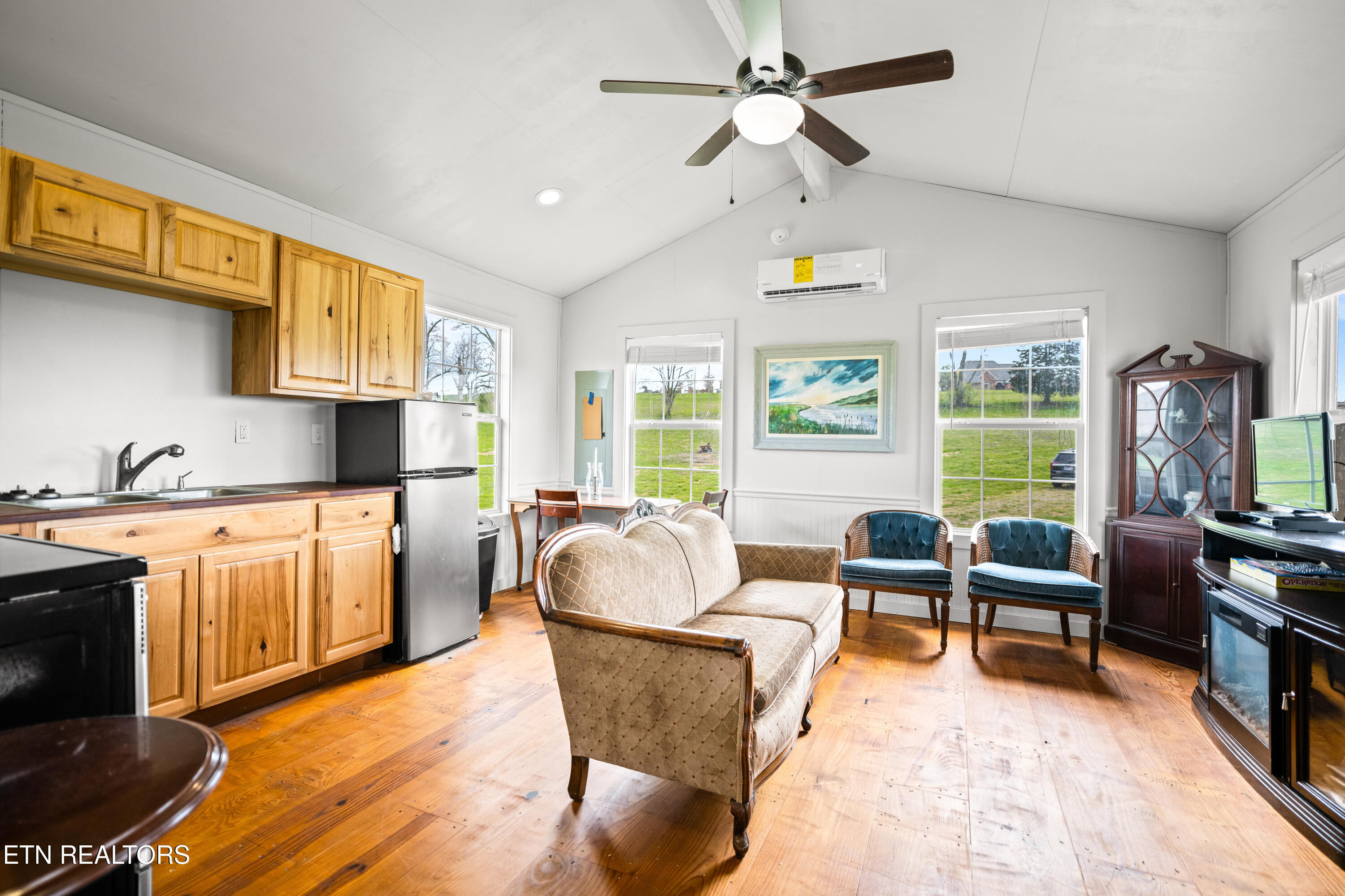159 Canary Lane Speedwell TN 37870