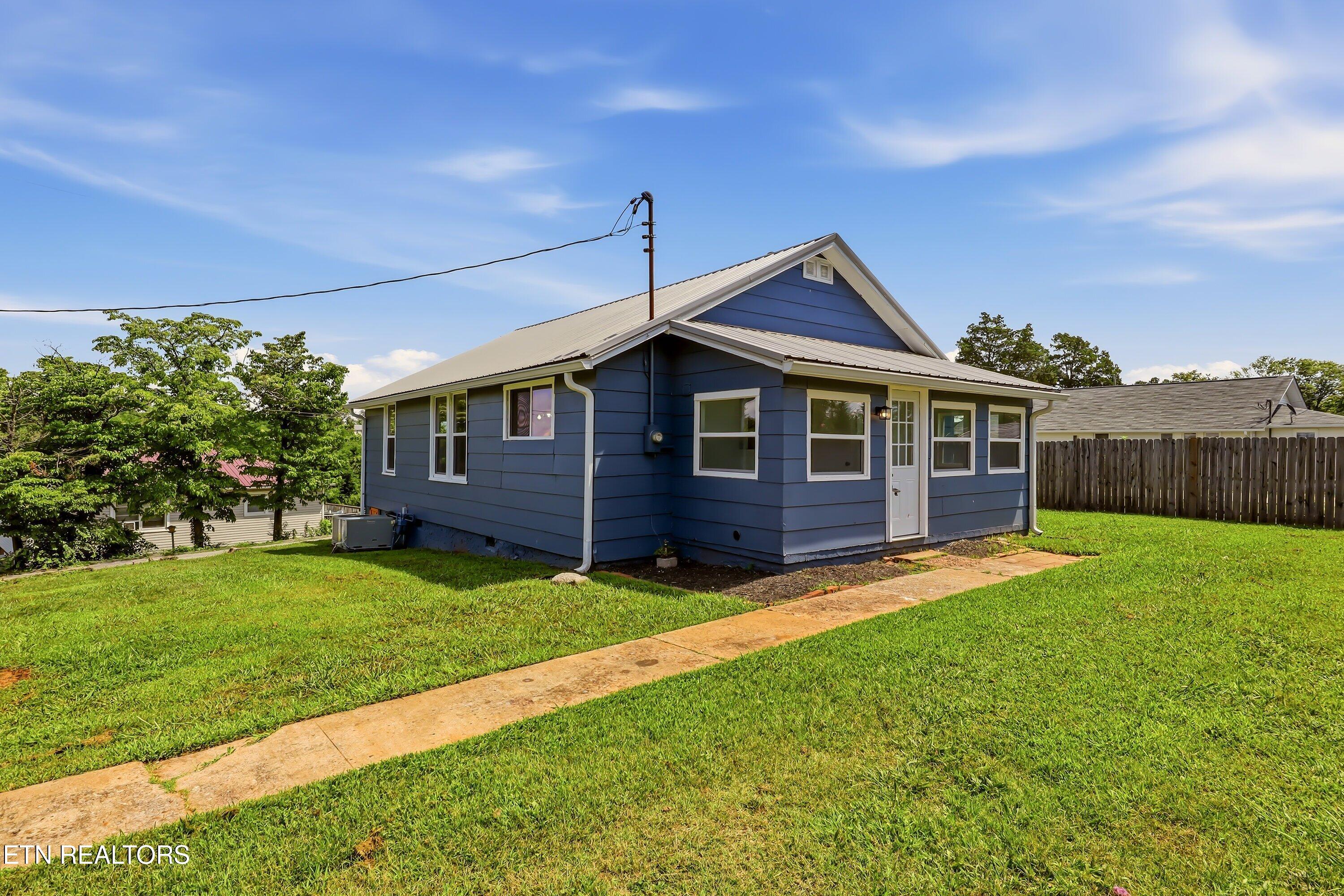 507 Pine Top Street Loudon TN 37774