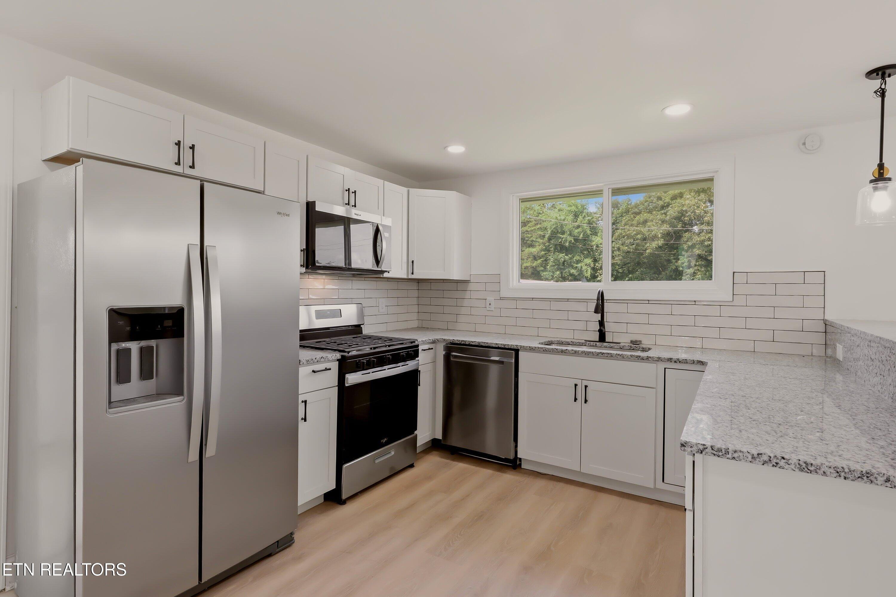 507 Pine Top Street Loudon TN 37774