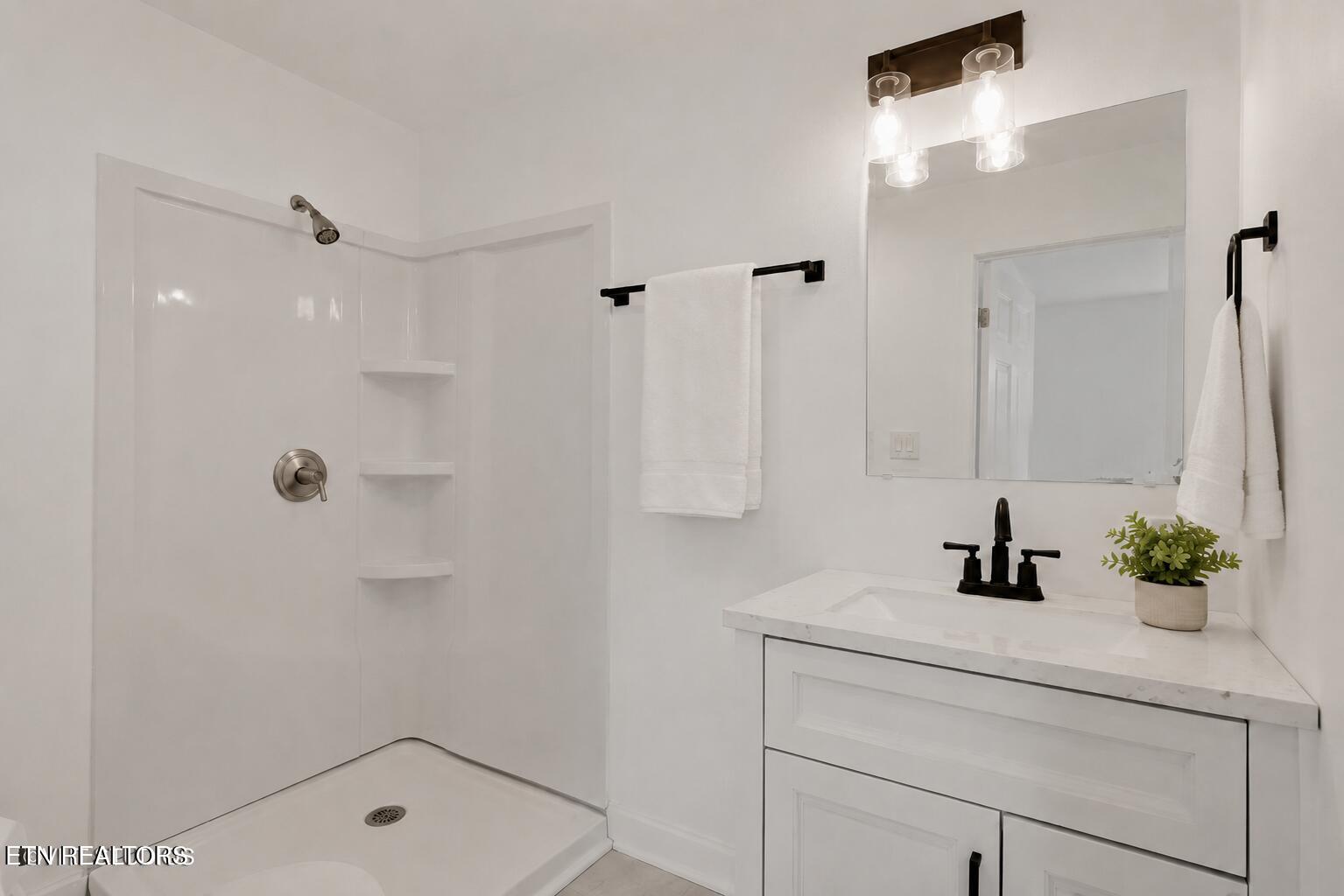 507 Pine Top Street Loudon TN 37774