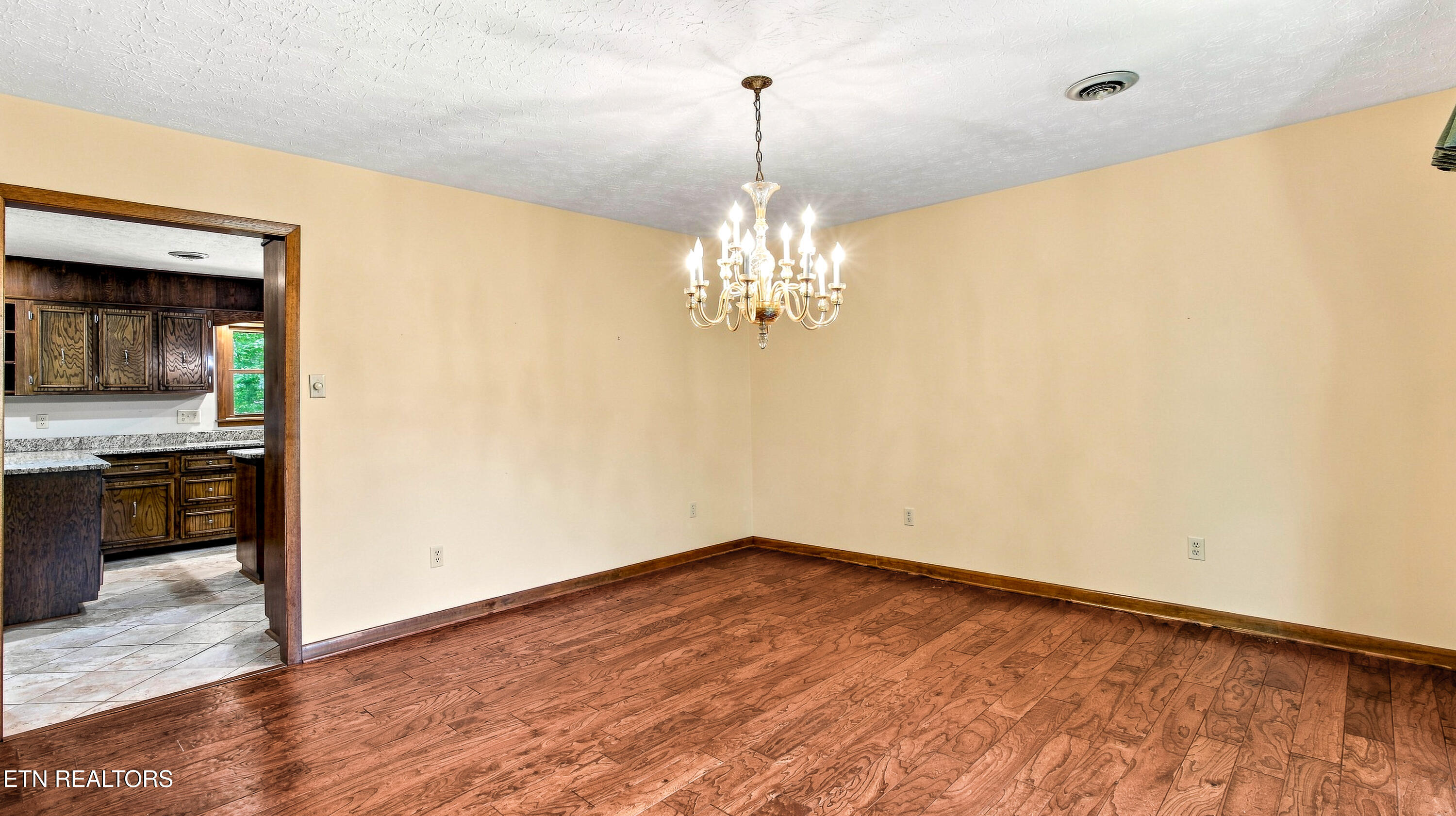 123 Garnet Lane Oak Ridge TN 37830