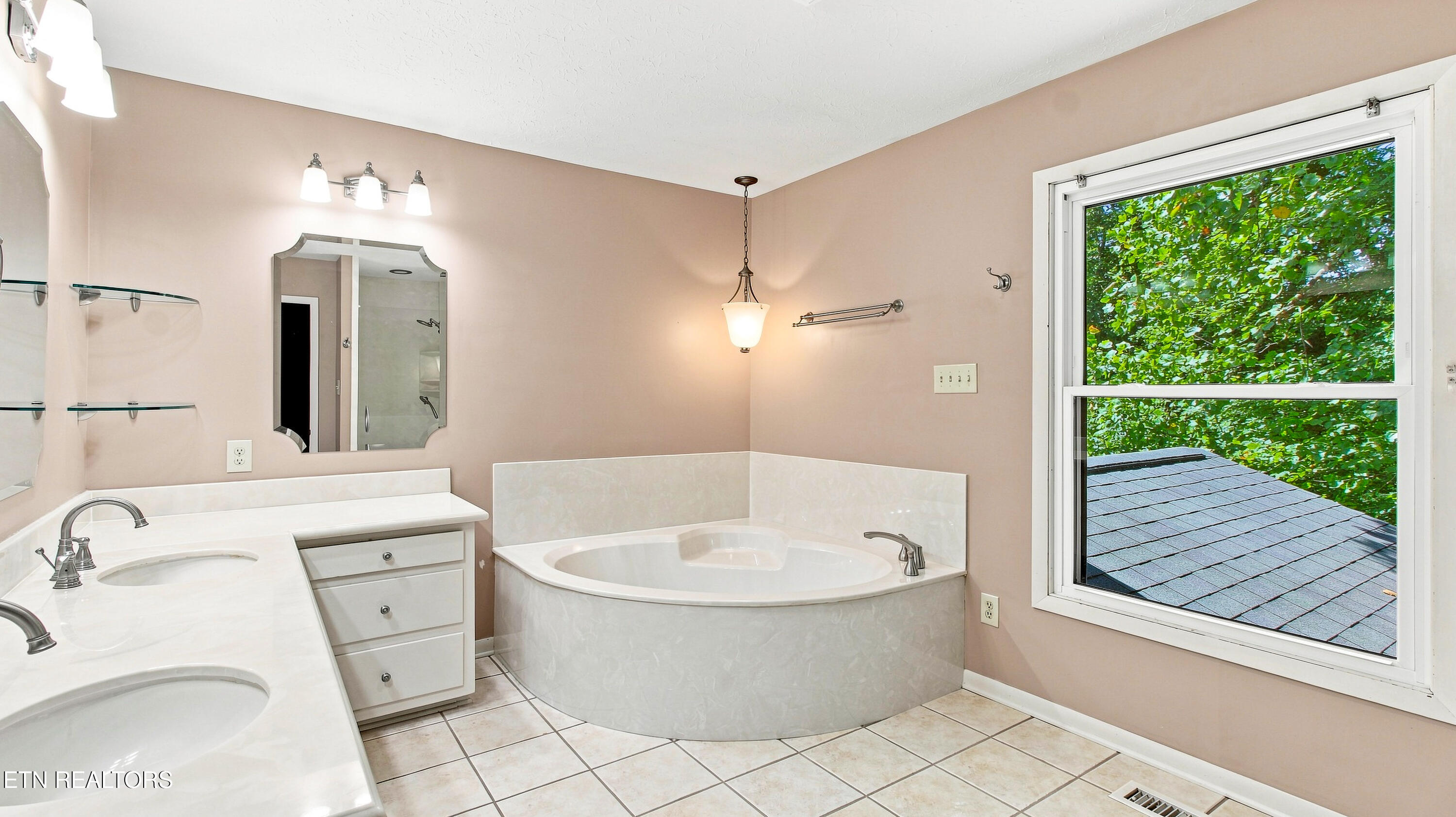 123 Garnet Lane Oak Ridge TN 37830