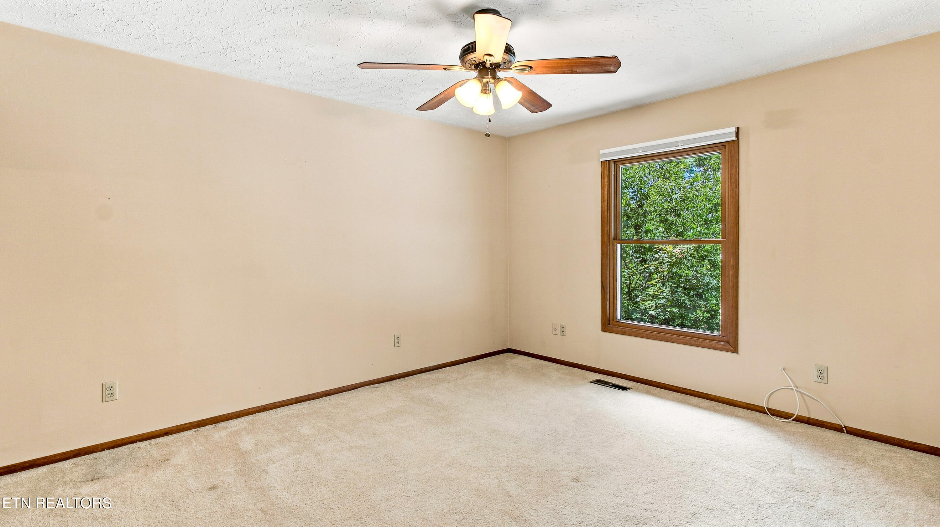 123 Garnet Lane Oak Ridge TN 37830