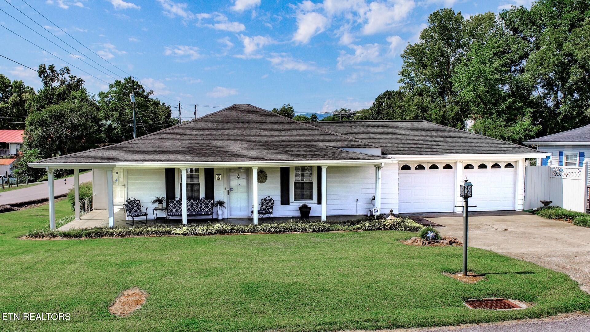 631 6th Street Newport TN 37821